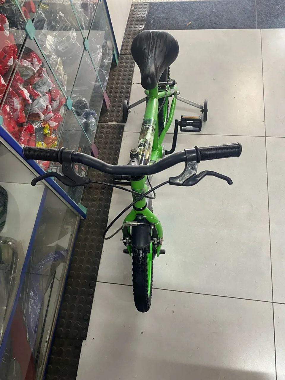 Bicicleta Hulk Infantil Semi Nova  - Foto 4