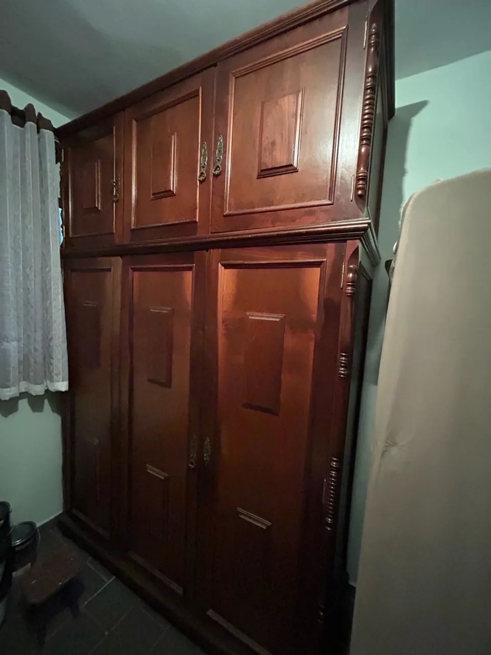 Guarda roupa antigo - modelo colonial  - Foto 4