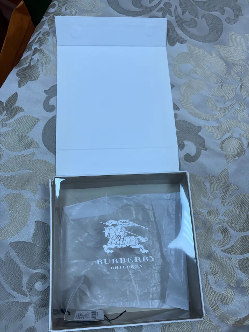 Caixa Burberry Children 20x20cm - Foto 2