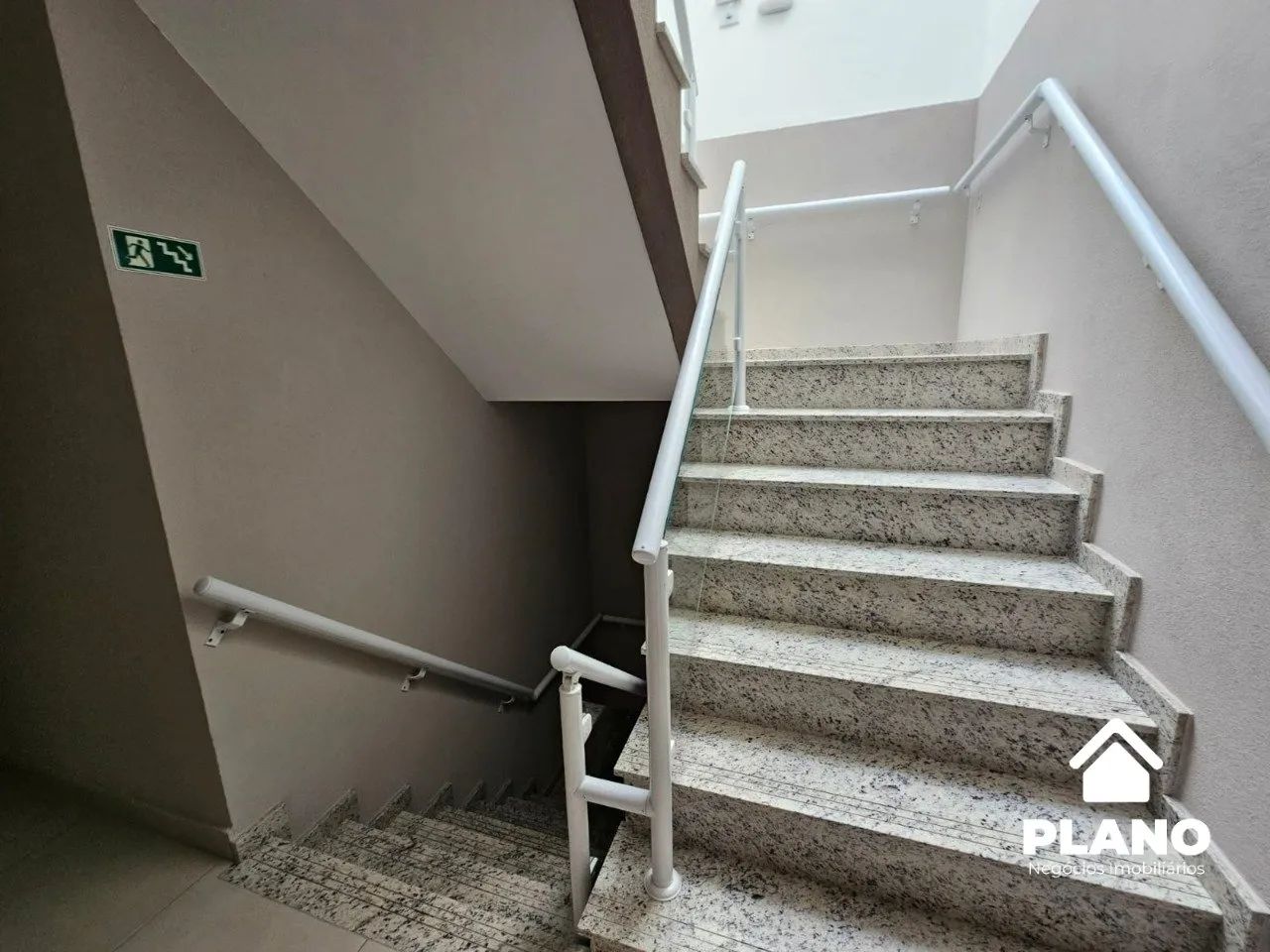 CONDOMINIO FECHADO, 2 DORMITÓRIOS, 55m², LOCAÇÃO - Foto 4