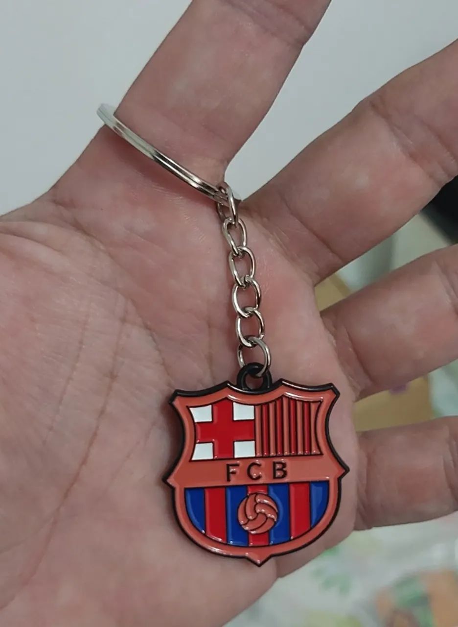Chaveiro barcelona de metal 3D colorido - Foto 4