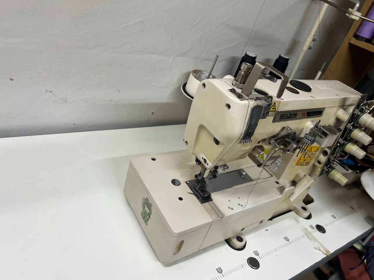 Maquina de Costura Galoneira NISSATEX - Foto 3