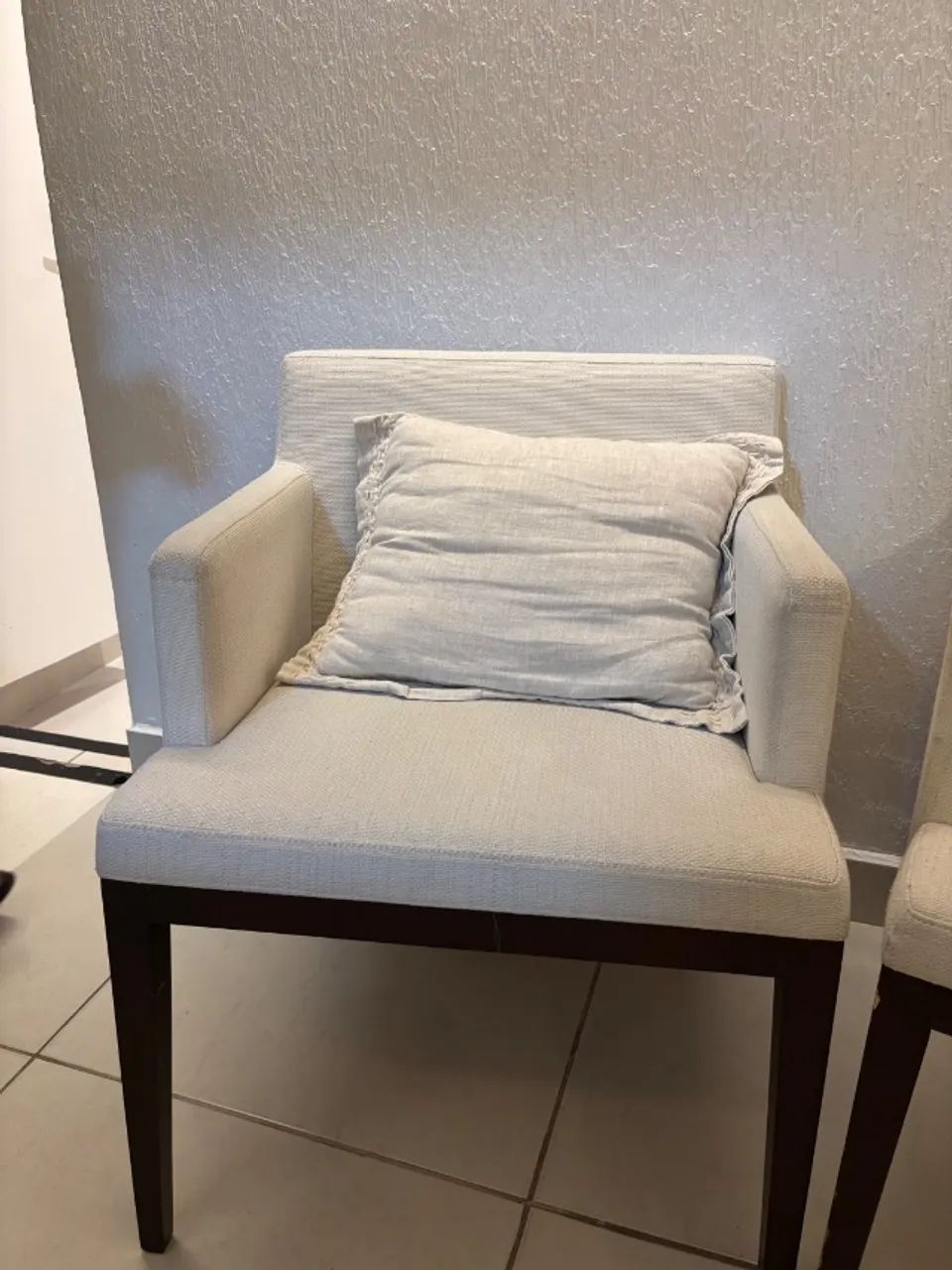 Duas Poltronas Clássicas - Foto 3