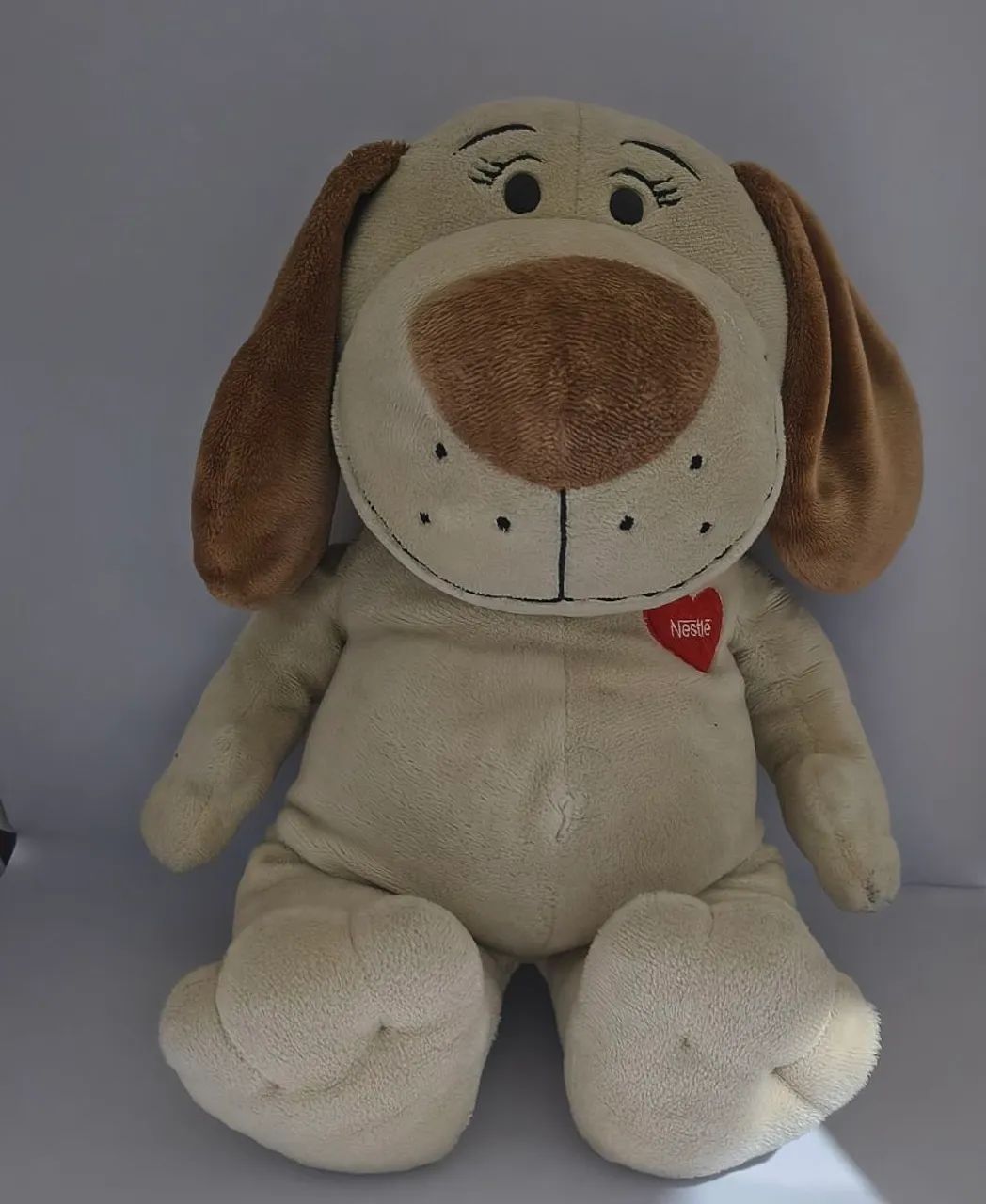 Pelúcia cachorro Nestlé 