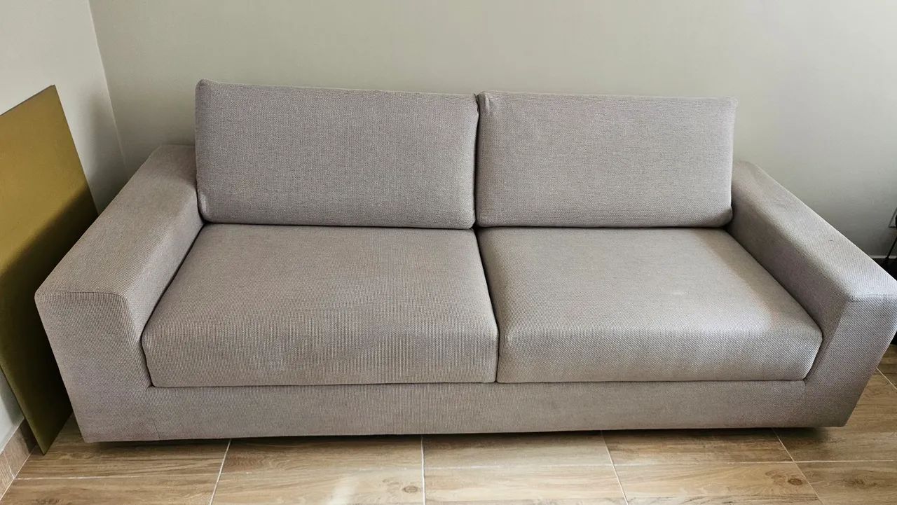 Sofá cinza claro 2 lugares + puff cinza escuro | marca Líder - Foto 4