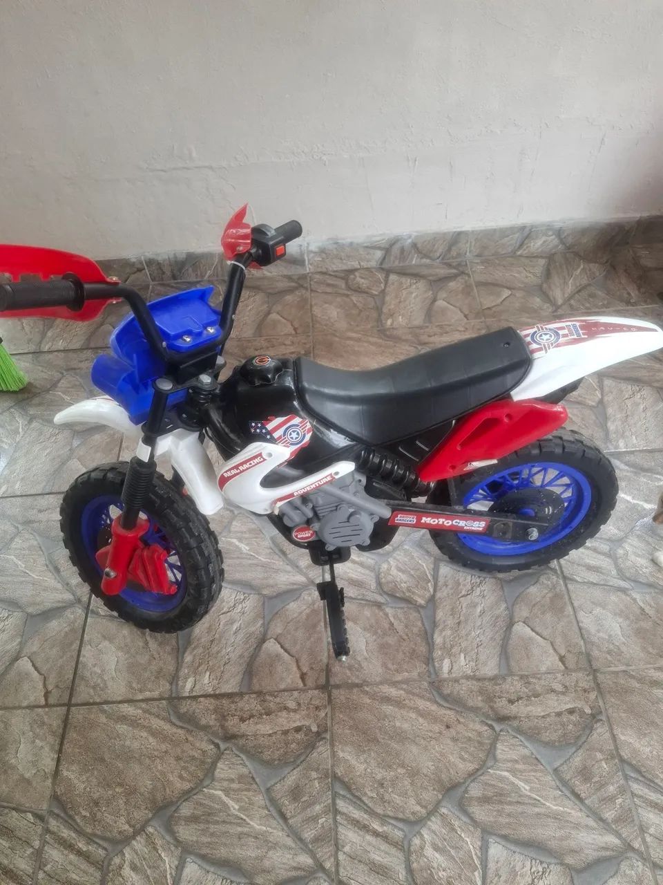 Moto elétrica infantil 