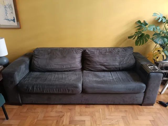 Sofá 2,20 x 1,00 com pufe em suede cinza - Foto 5