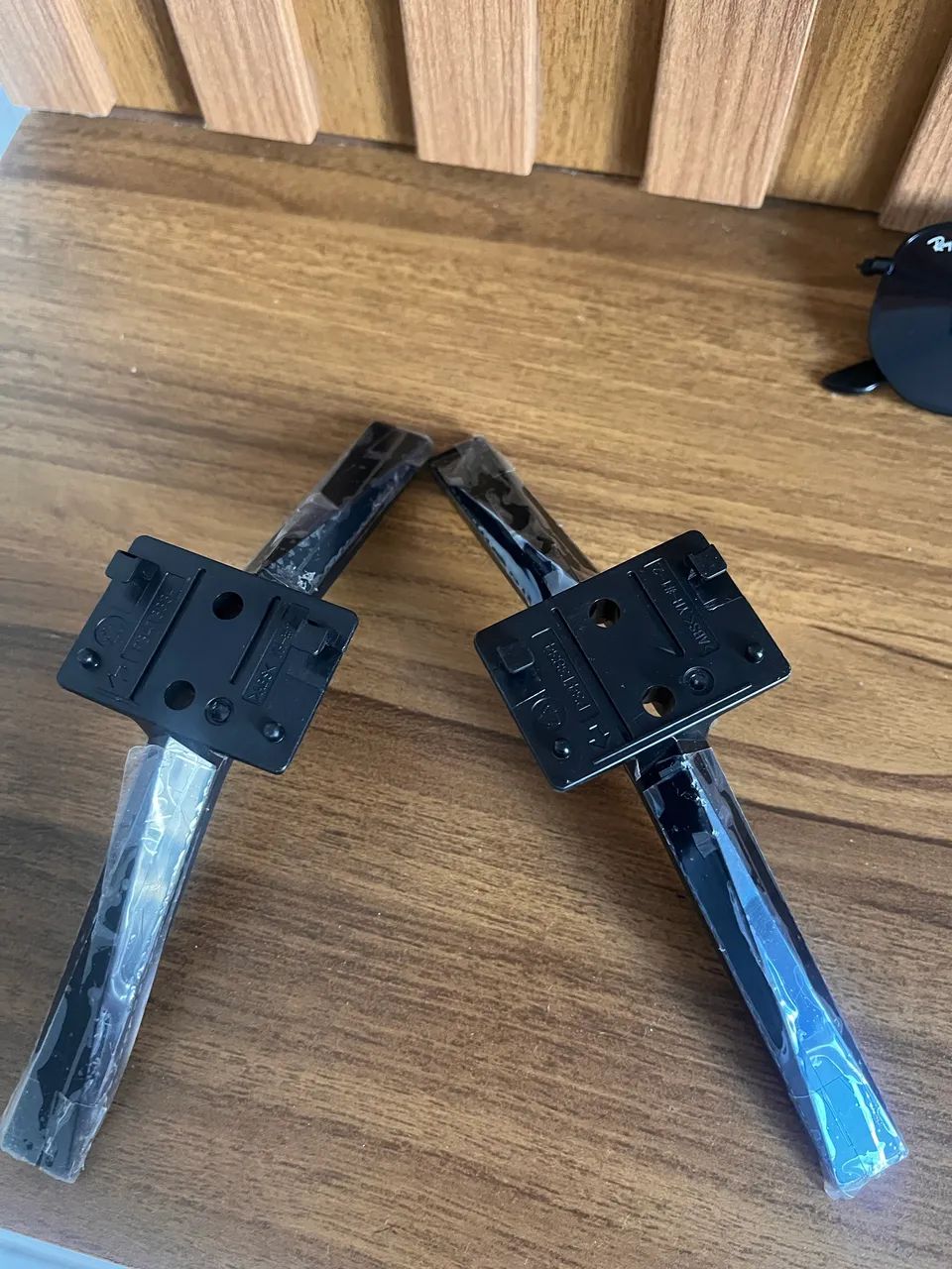 Suporte de pé para tv AOC 