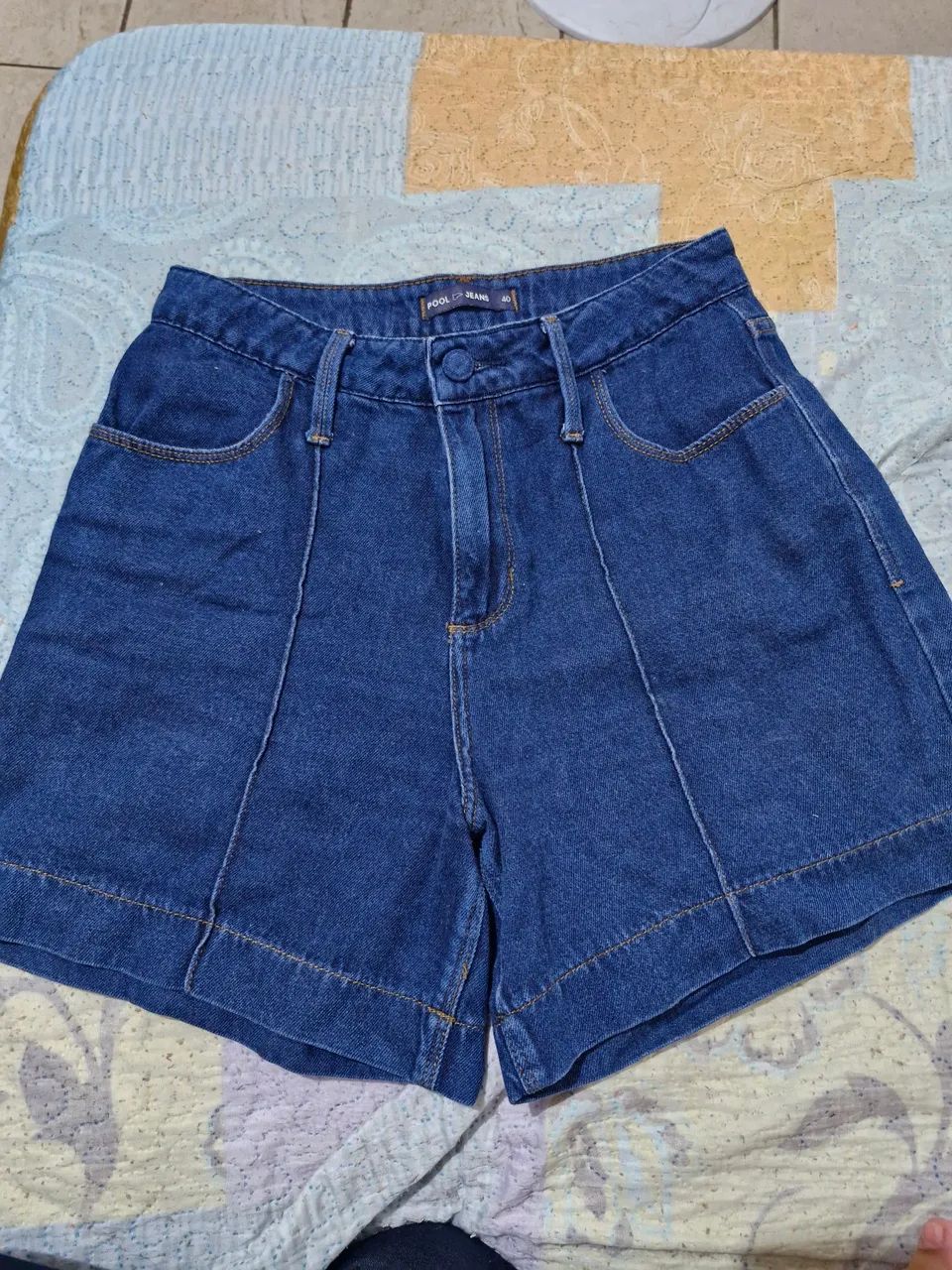 Short jeans