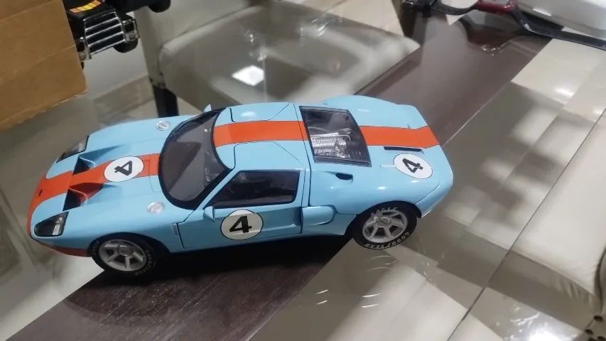 Miniatura Ford GT - Escala 1/18 - Foto 3