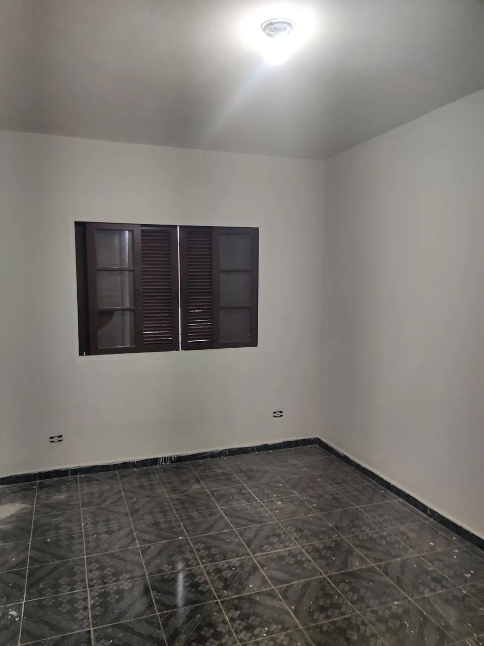Imóvel com 2 casas + salão de trabalho  - Foto 5