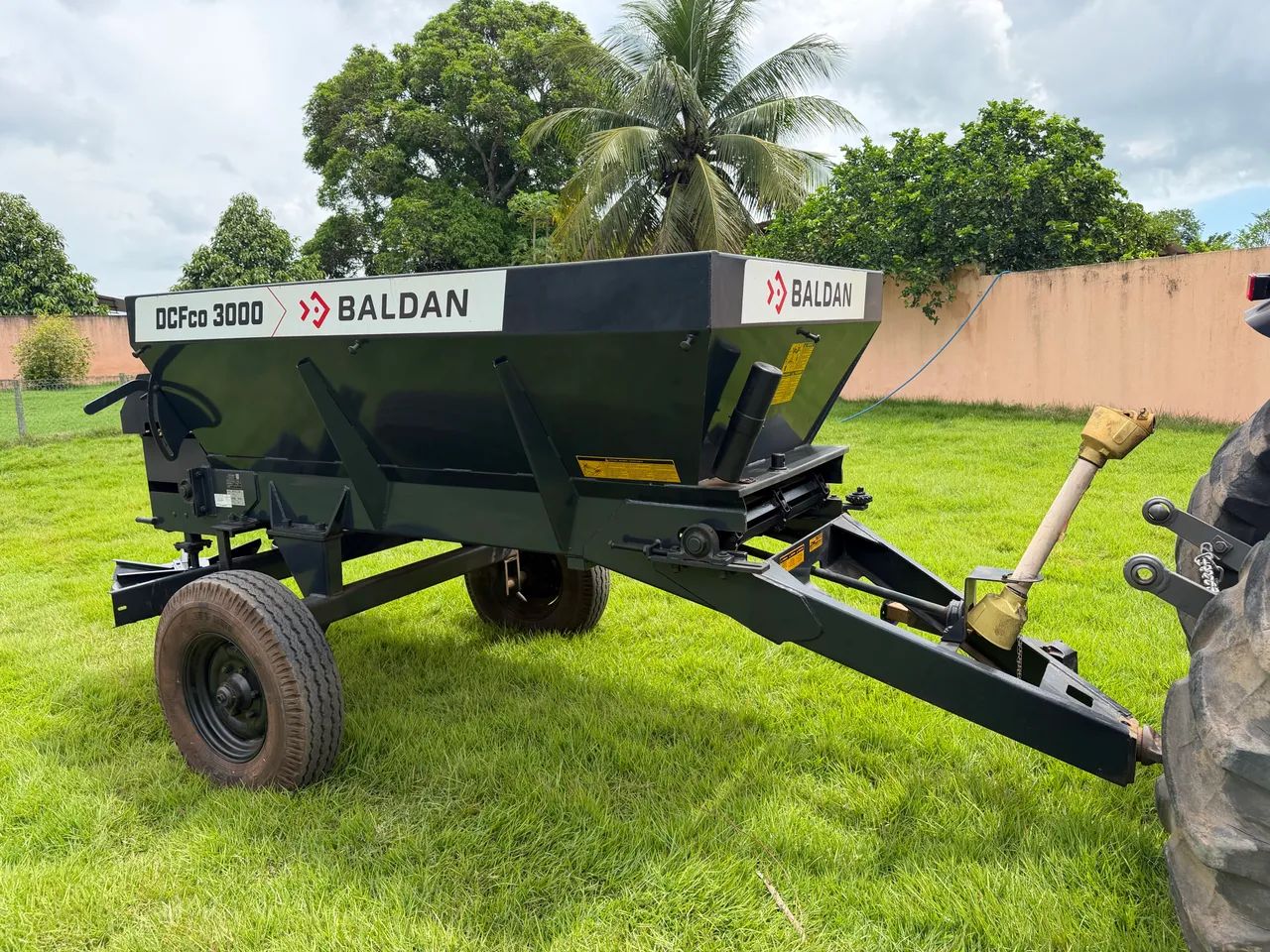 Distribuidor de calcário baldan 3000