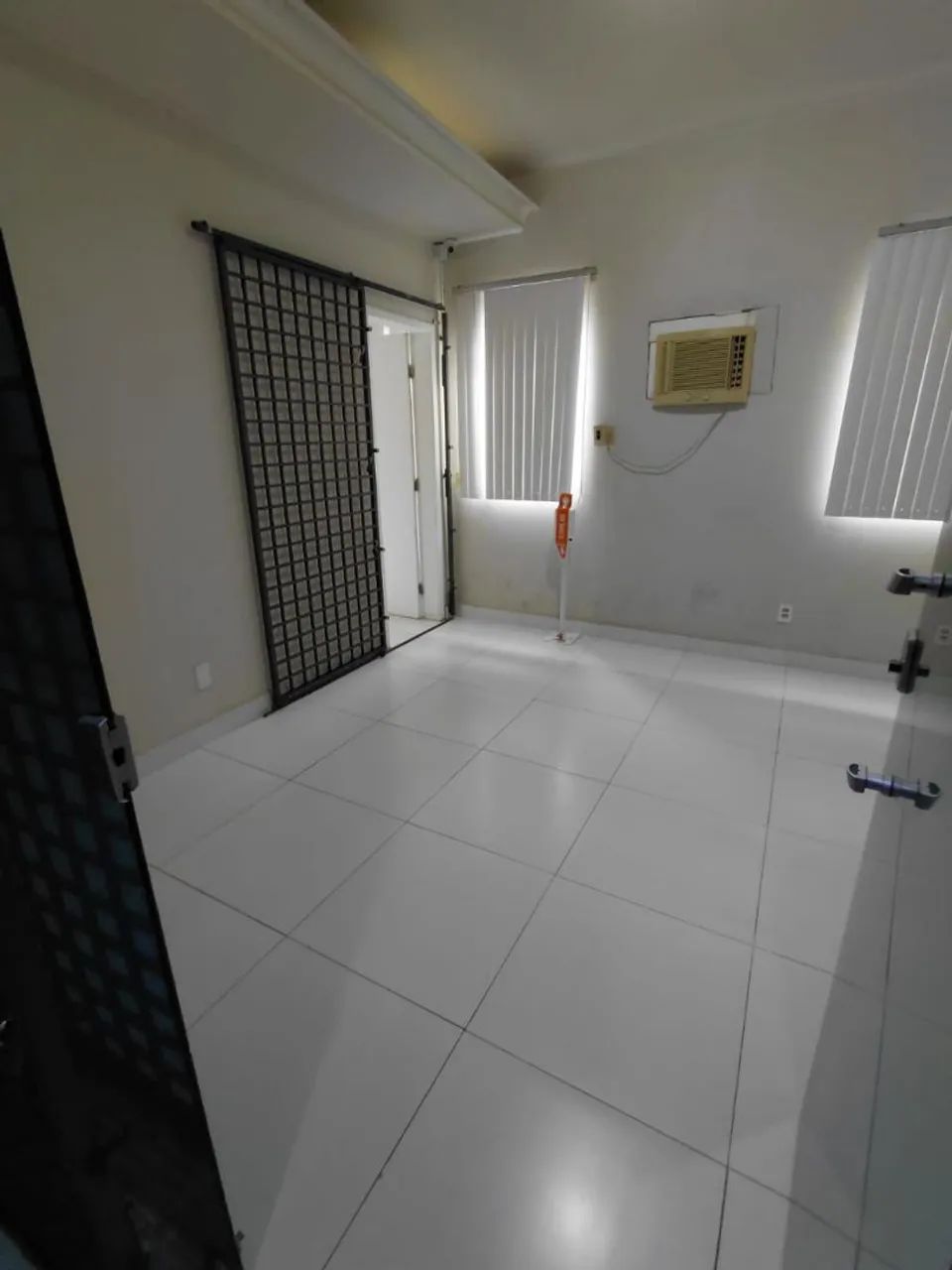 Vende-se sala comercial 