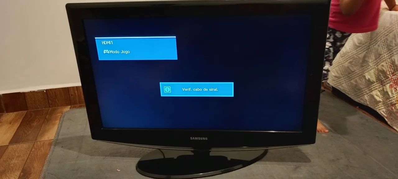 Televisão Samsung 32 LCD OBS: PRECISA APENAS COMPRAR O CONTROLE 