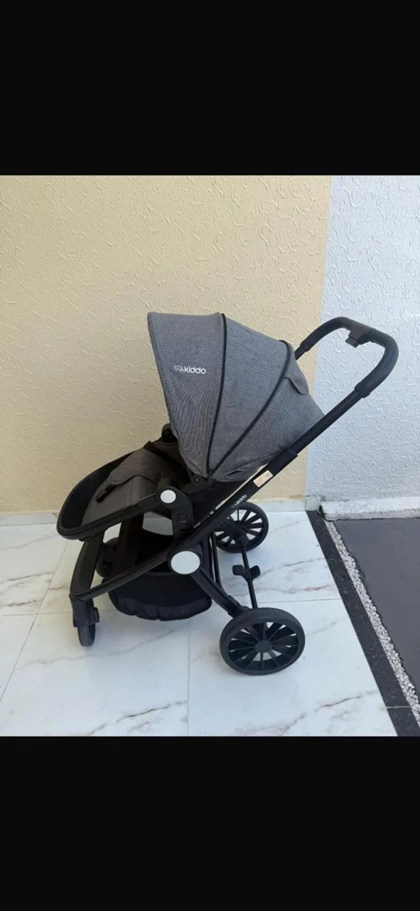 Carrinho de bebê kiddo (com Moisés)