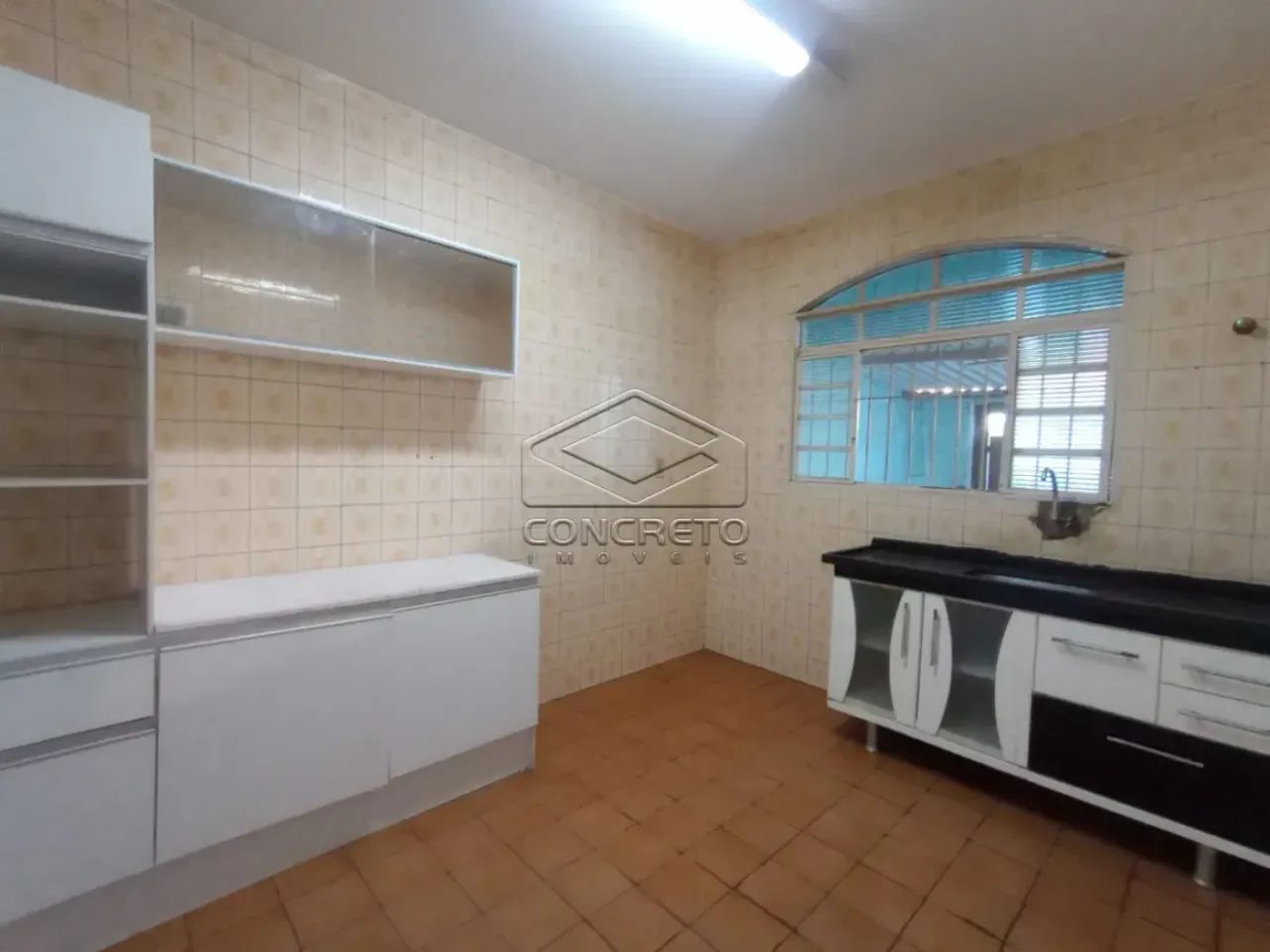 SALA AMPLA PARA LOCAÇÃO COMERCIAL - EXCELENTE LOCALIZAÇÃO - Foto 4