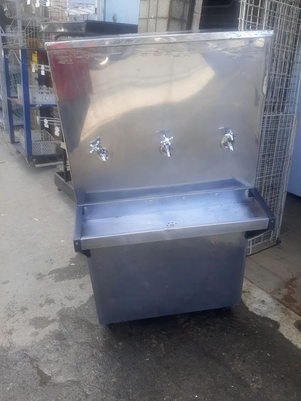 Bebedouro industrial 