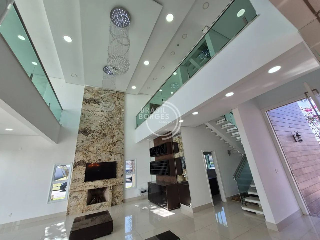 Sobrado de Esquina com 950 m², 4 Suítes, Elevador, Piscina e Gourmet, Saint Patrick - Foto 4