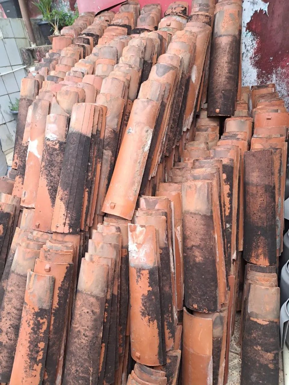 Telha vendo 1 mil telhas 350 reais tem conversa