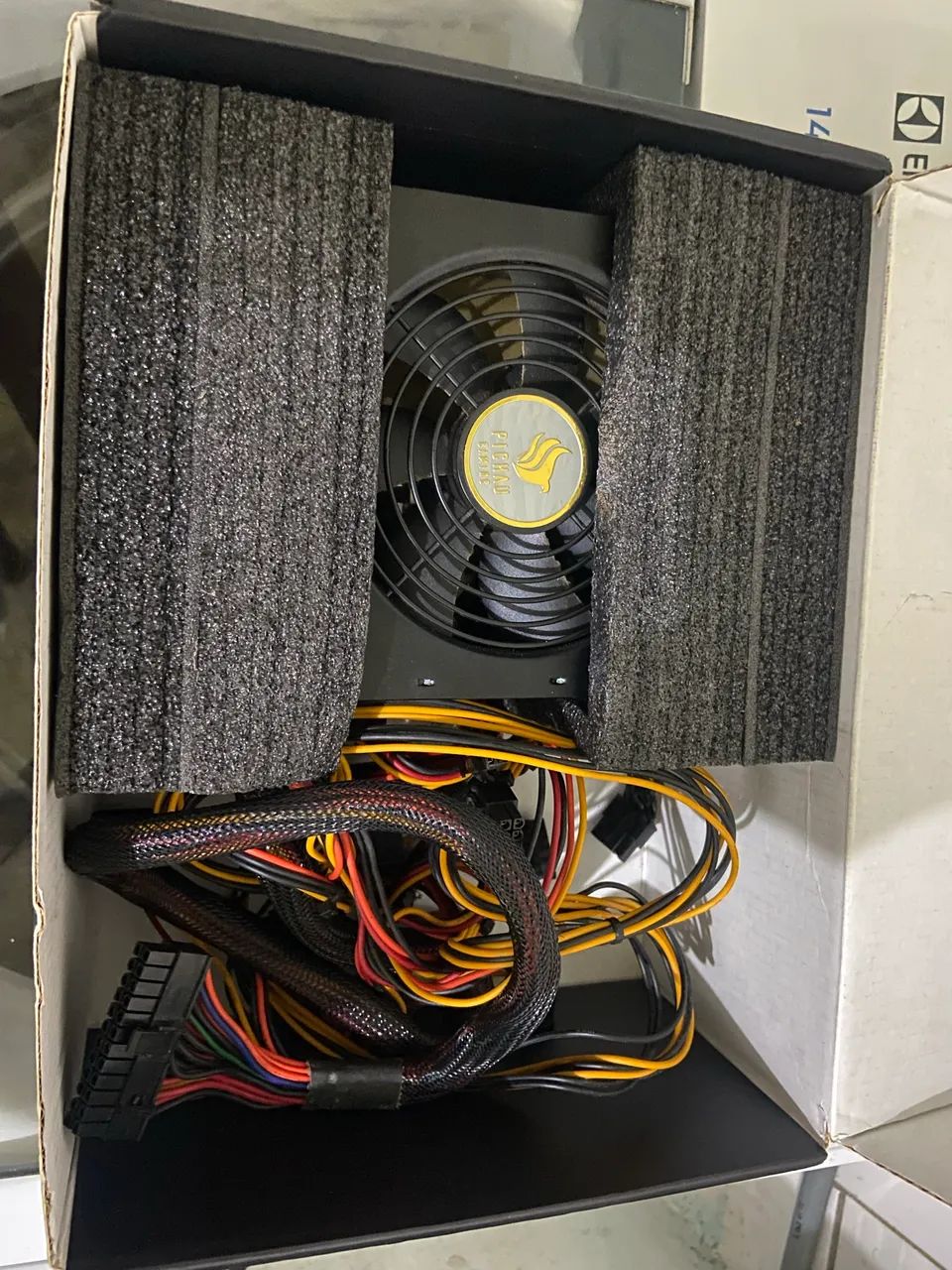 Fonte de computador e PC