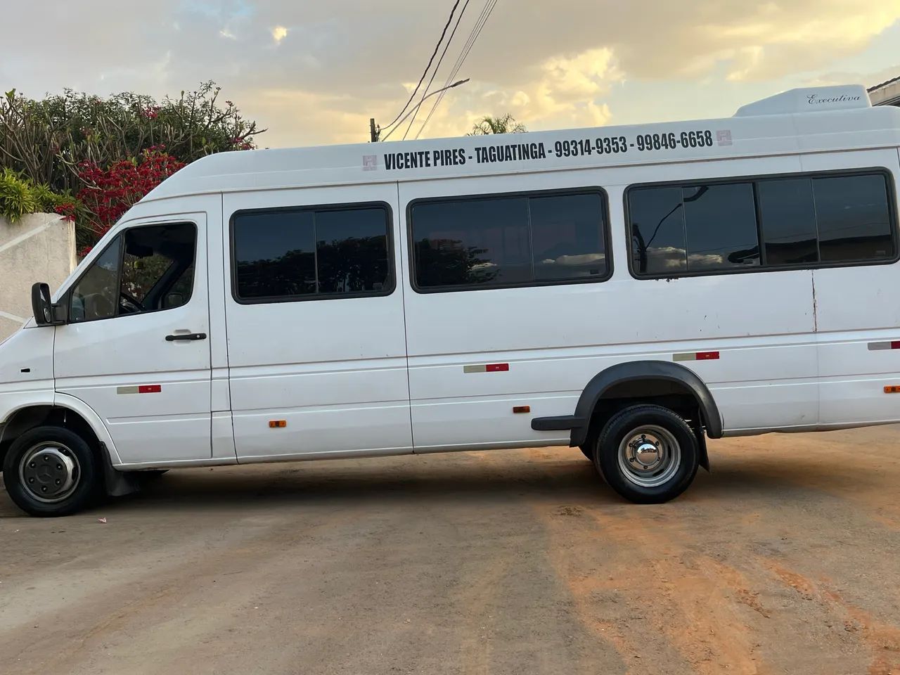 Mercedes-Benz Sprinter 413 Van Luxo 2.2 16 E 20L Dies 2011