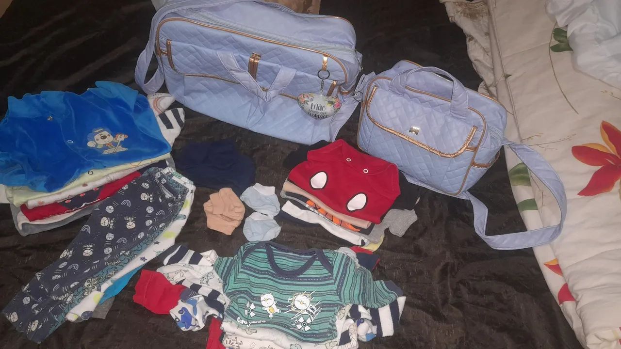 Bolsa maternidade e roupas Bebê menino