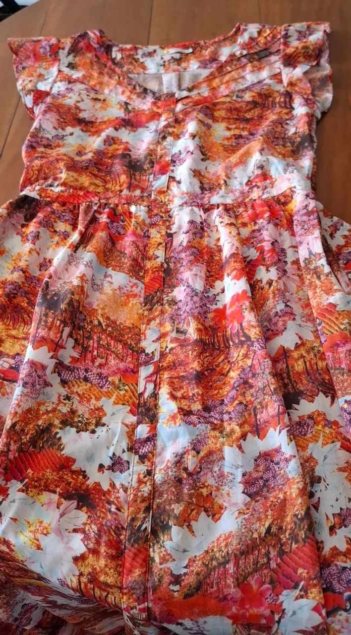Vestidos e marcações. 