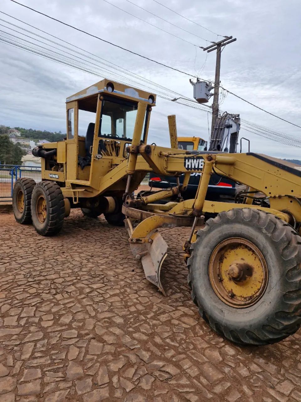 Motoniveladora Huber Warco 140S ano 1988 motor Scania 100% operacional - Foto 6