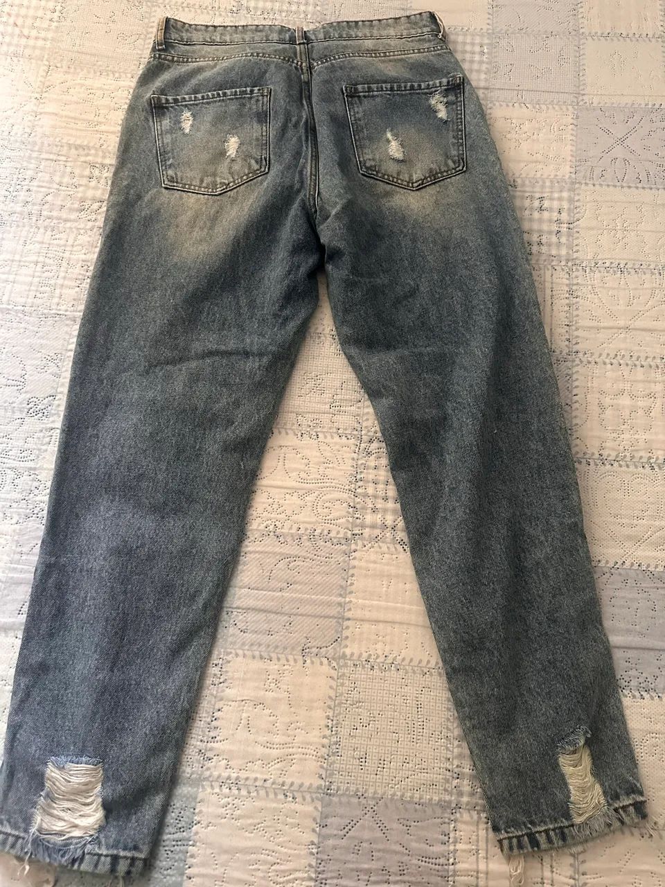 Calça jeans destroyed feminina - Tam. 42 - Foto 2