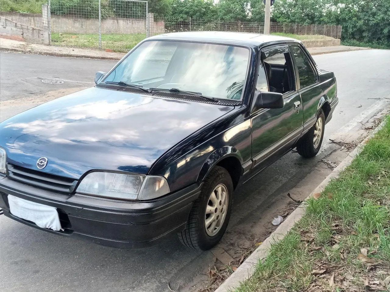 Chevrolet Monza GL 1.8 Efi/ SL/ L/ 650/barc. 2e4p (álcool) 1994