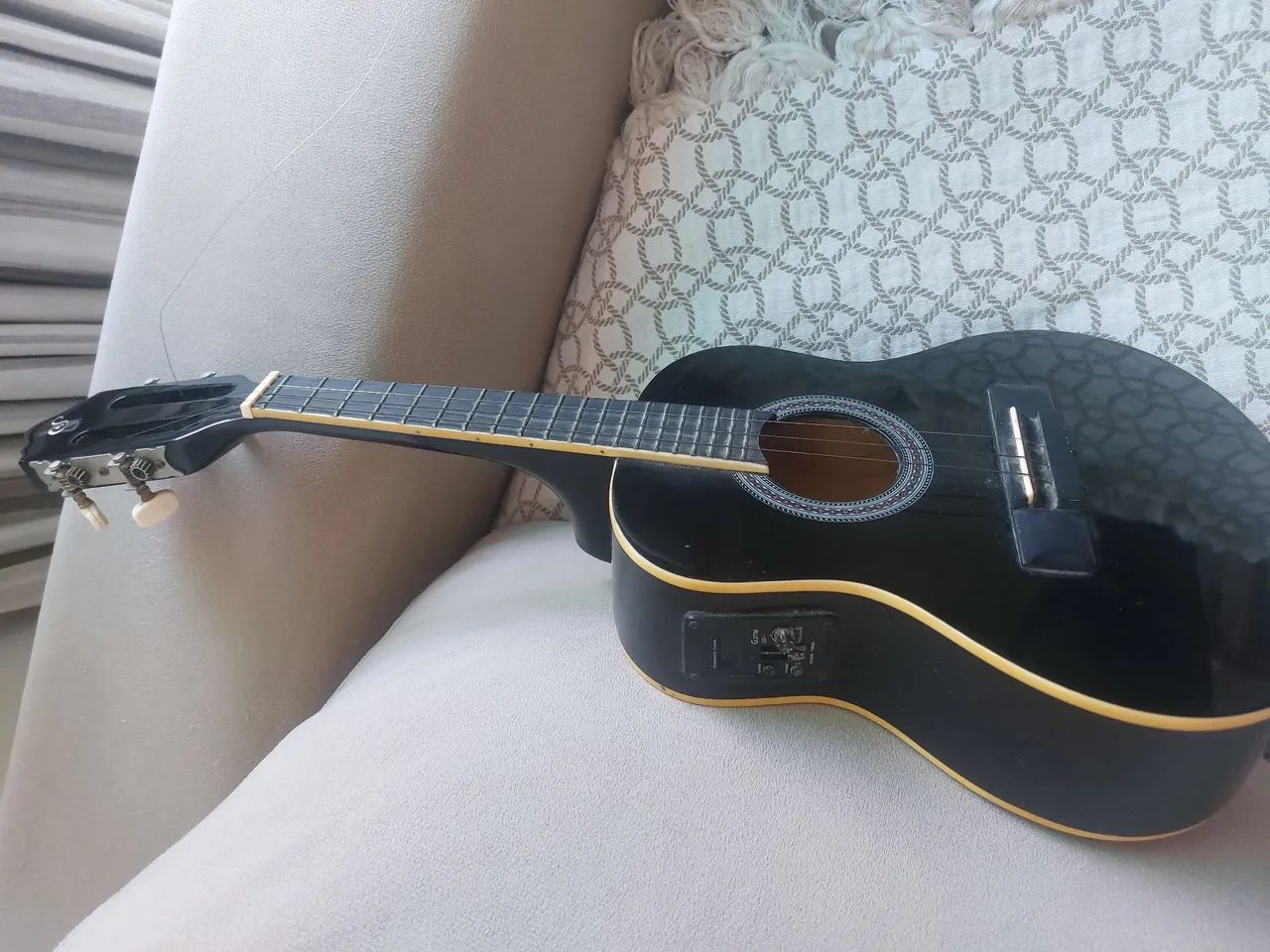 Cavaquinho elétrico  - Foto 2