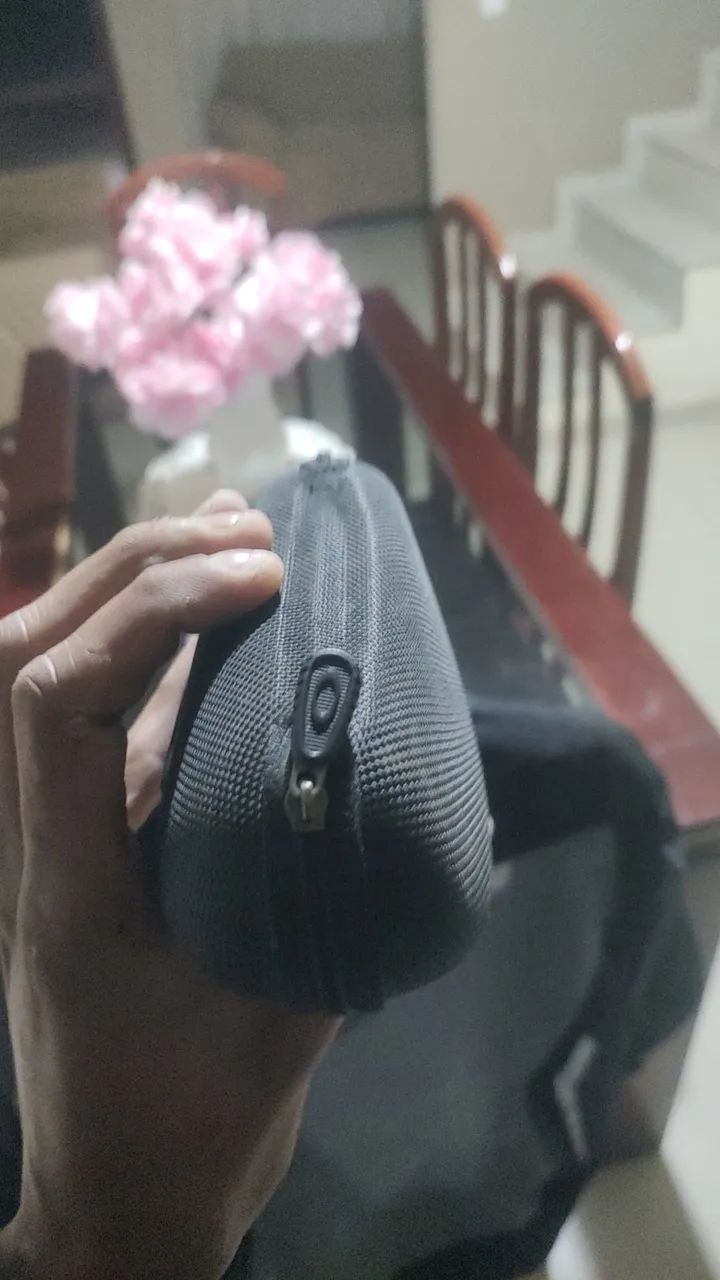 Caixinha da Oakley de Titanium original  - Foto 3