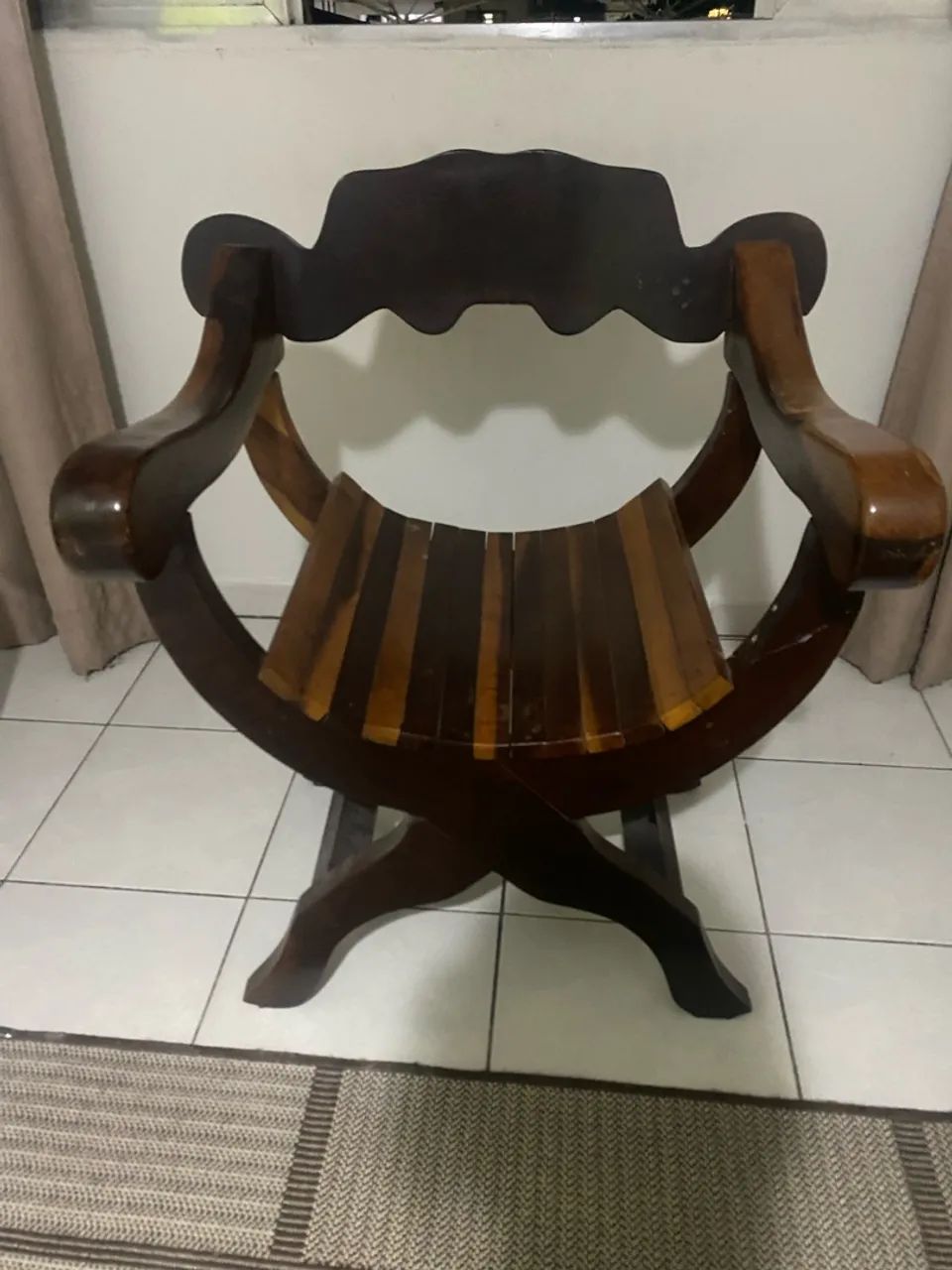 Cadeira de madeira 
