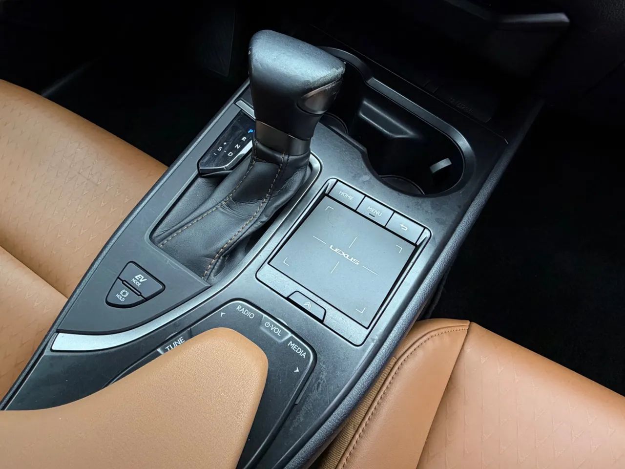 Lexus UX-250h Dynamic 2.0 16V Aut.(hybrid), foto 13 de 20