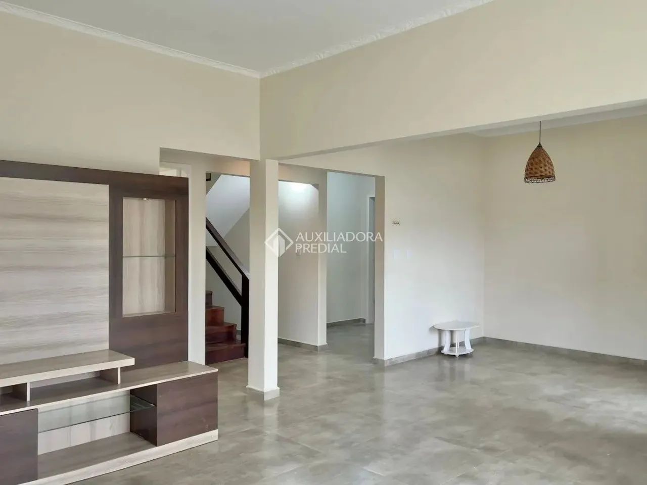Ampla casa com edícula e churrasqueira no coração do Jardim Atlântico! - Foto 3