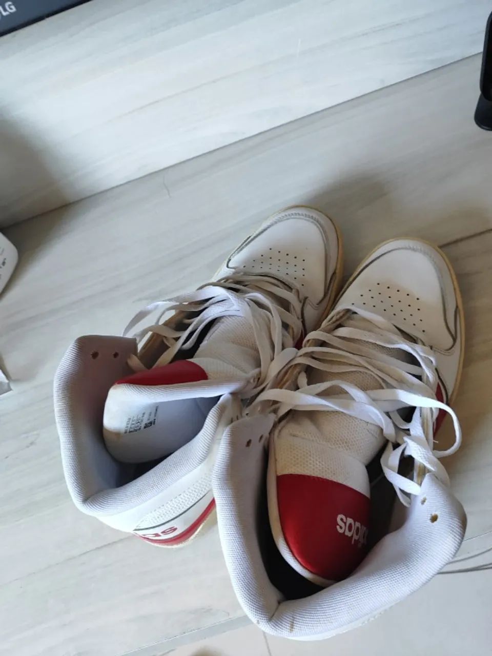 Adidas Hoops Mid Branco e Vermelho - Tam 45 - Foto 3