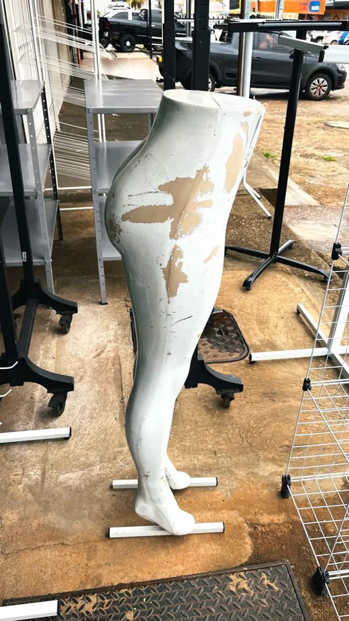 Pernas de manequim feminina usada - Foto 2