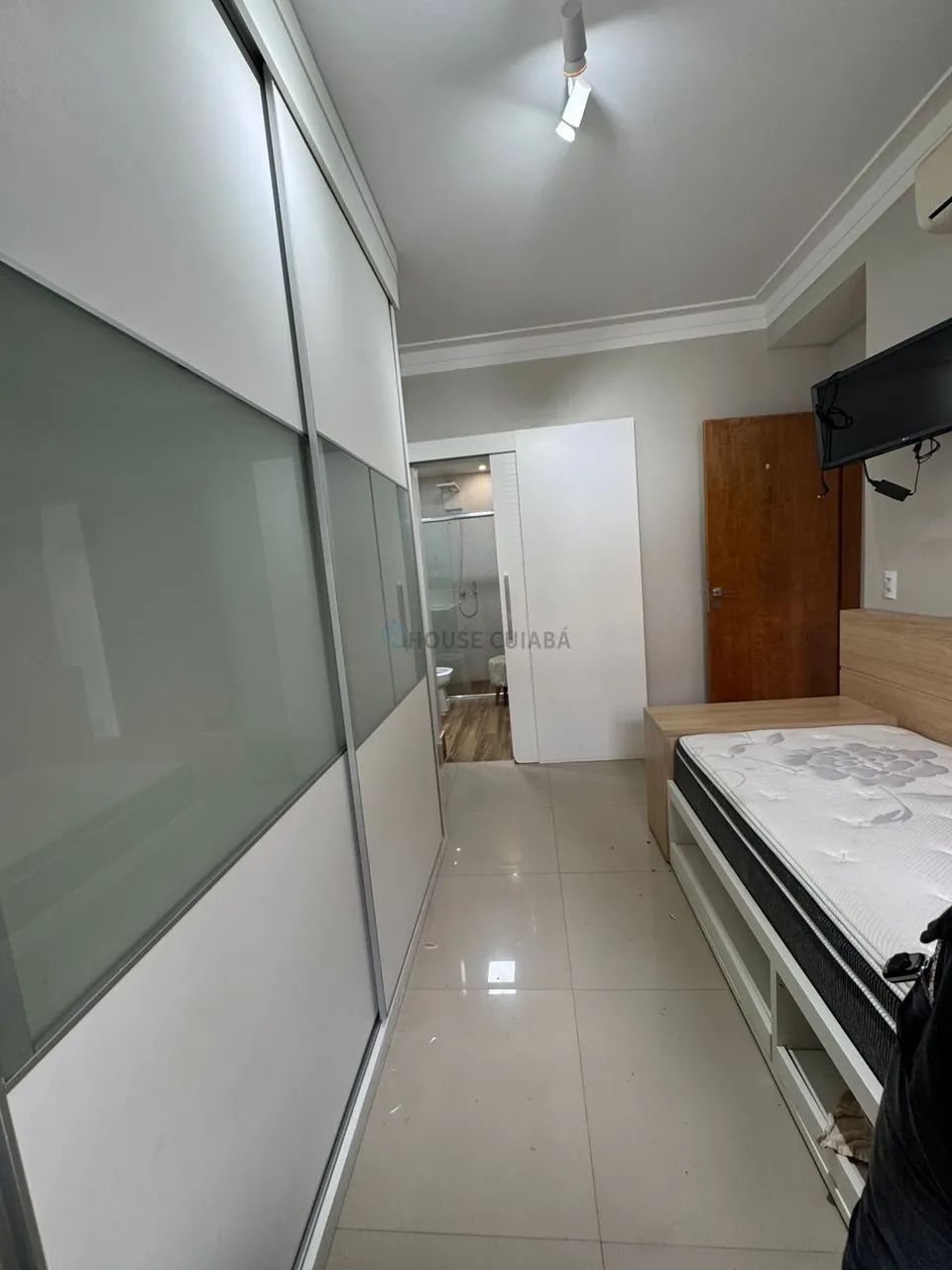 Casa Térrea Reformada no Bosque dos Ipês - Foto 12