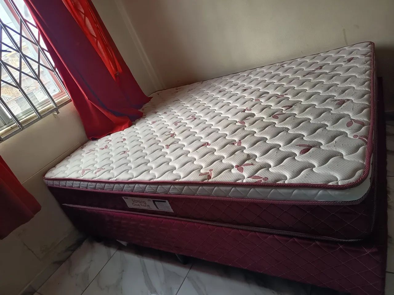 Vendo cama de casal 