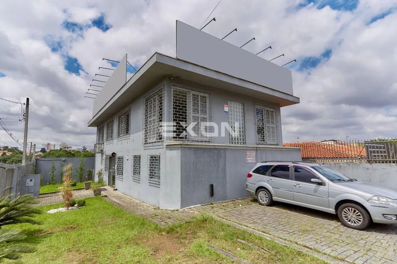 Imóvel de Esquina  Santa Cândida  Excelente Ponto Comercial  Casa com 200M² e Terreno com 
