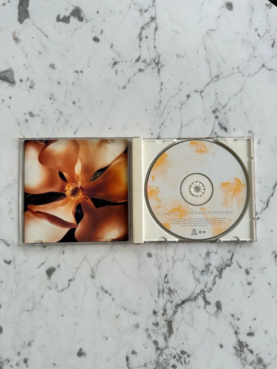 CD importado Madonna Something To Remember - Foto 3