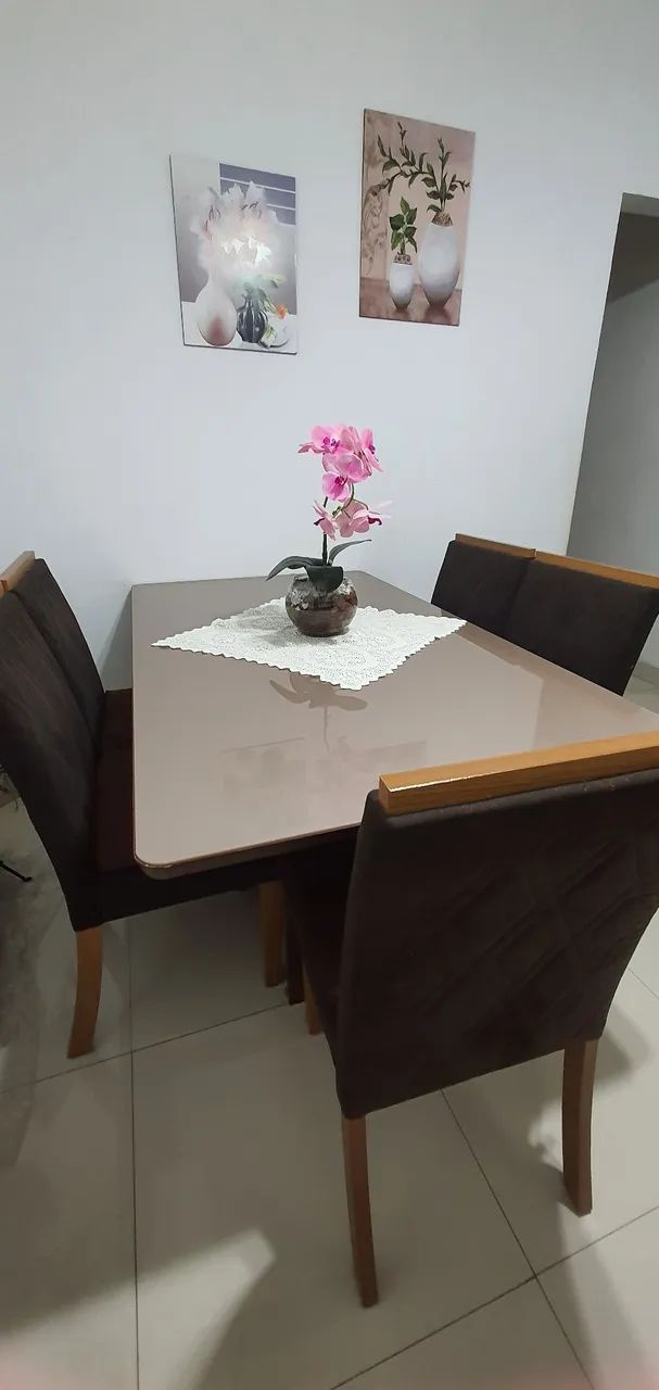 Mesa de Jantar com 6 cadeiras