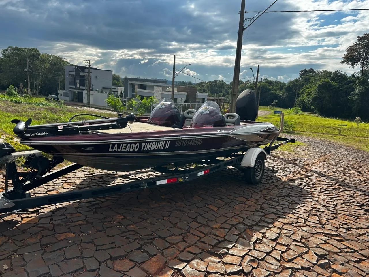 Vende-se lancha Quest 