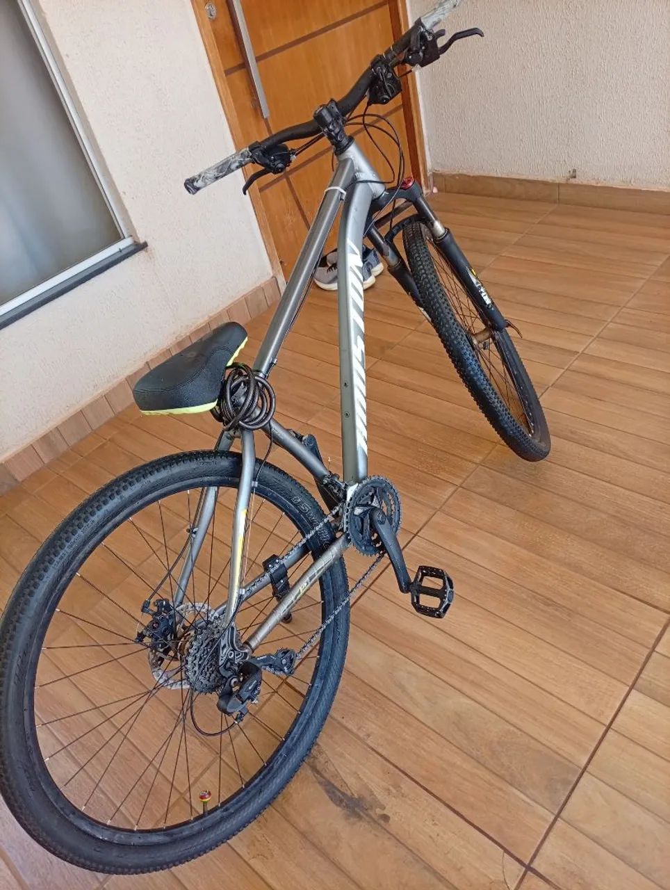 Bicicleta aro 29 com 7 marchas  - Foto 2