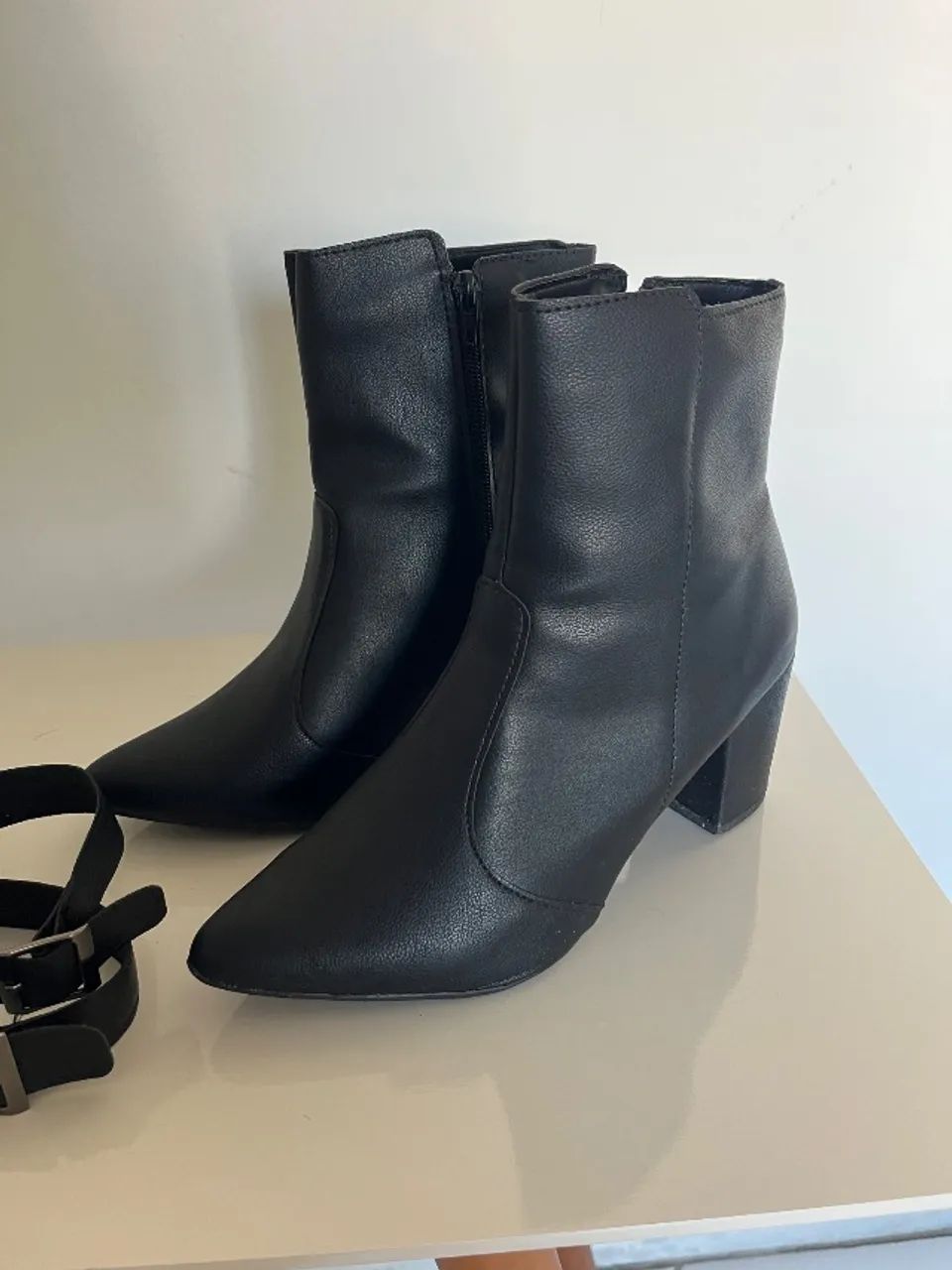 Vendo bota tamanho 38 - Foto 4