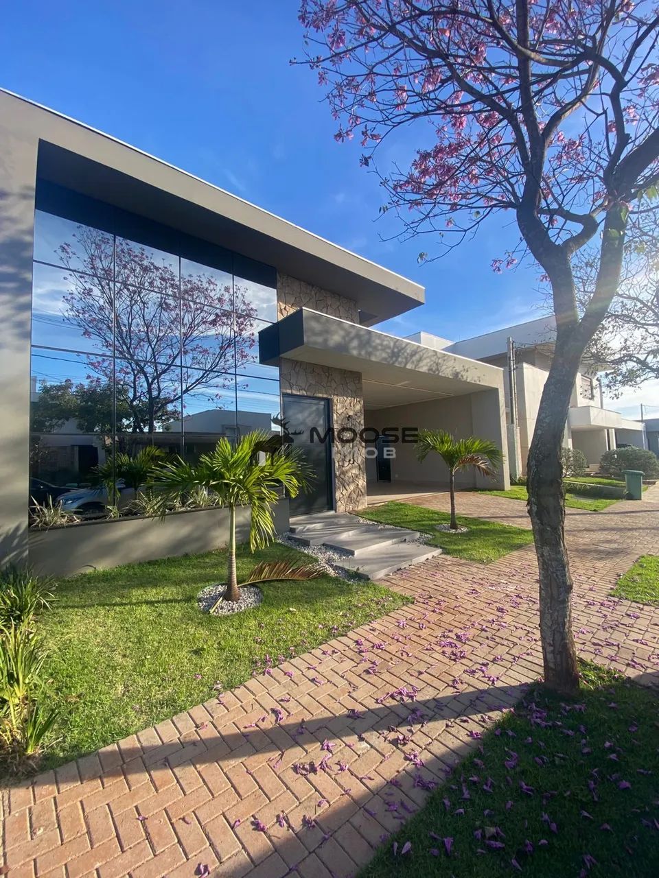 SOBRADO À VENDA COM 3 SUÍTES | CONDOMINIO FECHADO | MARINGÁ-PR