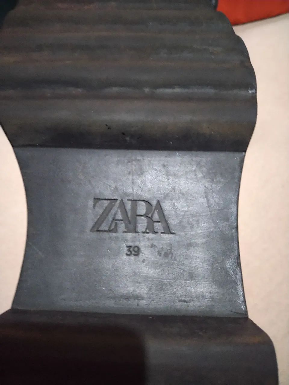 Bota Tratorada Zara Cano Médio Com Zíper  - Foto 4