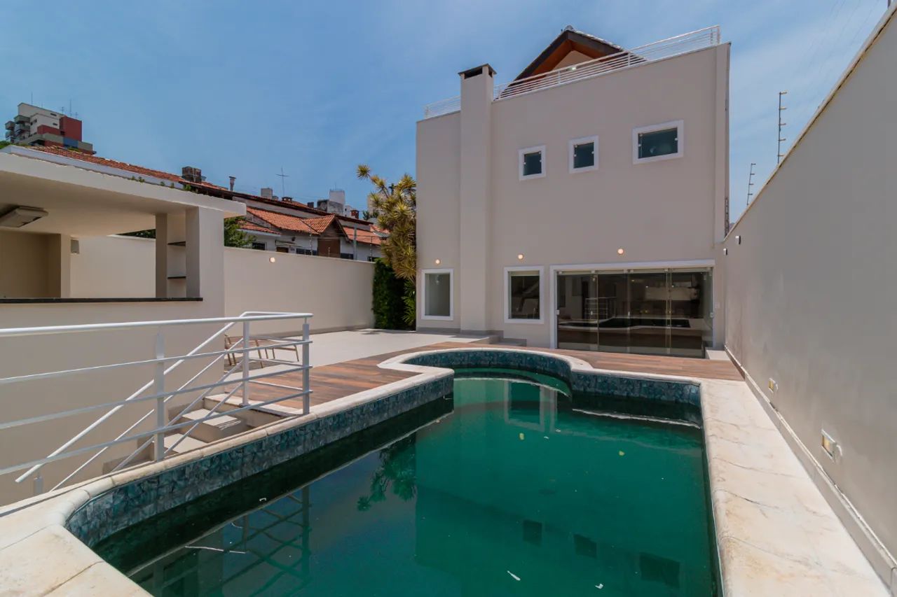 Casa para venda em Mirandópolis com 4 quartos, sendo 4 suítes, 405m²