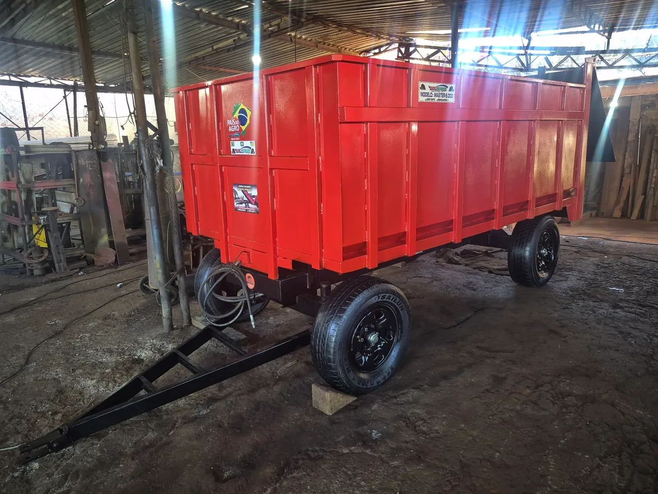 Carreta Agrícola basculante Hidráulica 