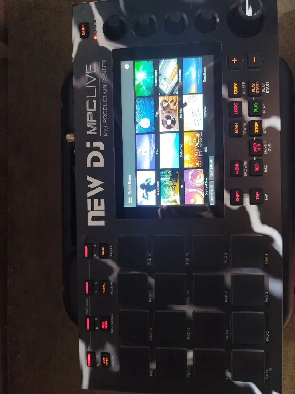Akai MPC Live - Foto 2